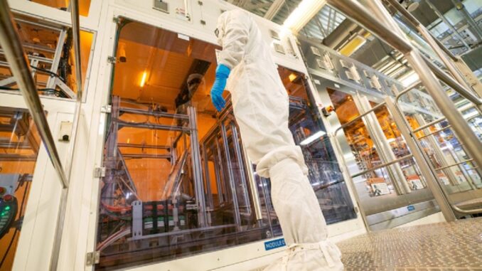Trump calls for tariffs on computer chips, semiconductors and pharmaceuticals Trump calls for tariffs on computer chips, semiconductors and pharmaceuticals from Taiwan
